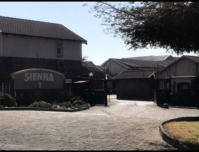 3 BEDROOM TOWNHOUSE FOR SALE IN JANSEN PARK